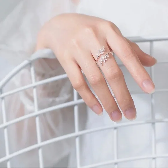 Leaf Wrap Ring - Picture 5 of 6